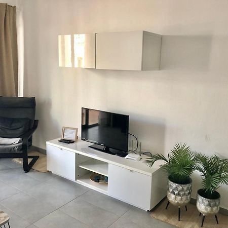 Ground Floor Apartment With Pool, Next To The Beach Коста-Тегісе Екстер'єр фото