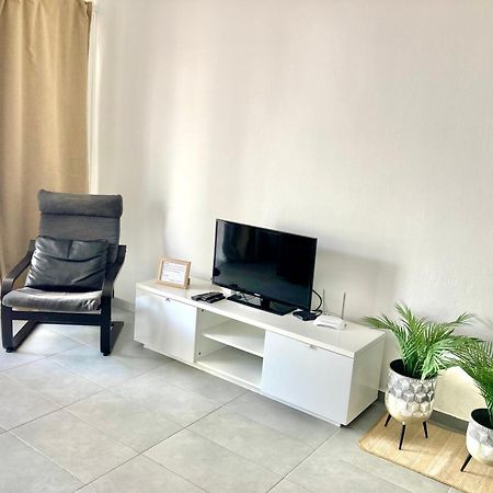Ground Floor Apartment With Pool, Next To The Beach Коста-Тегісе Екстер'єр фото